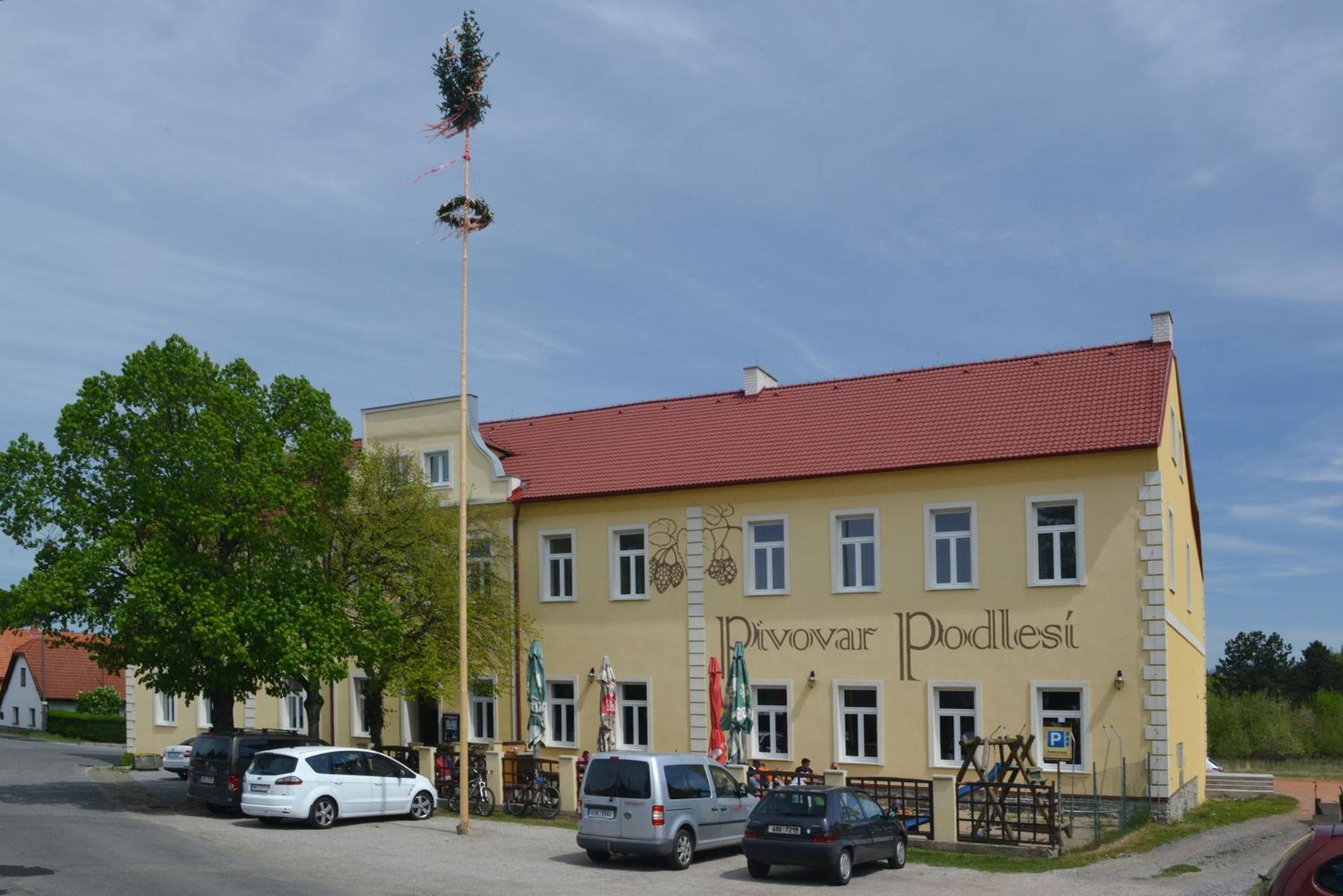 Penzion Pivovar Podlesi Příbram Exteriör bild