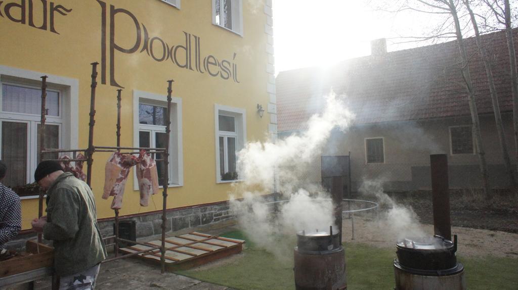 Penzion Pivovar Podlesi Příbram Exteriör bild